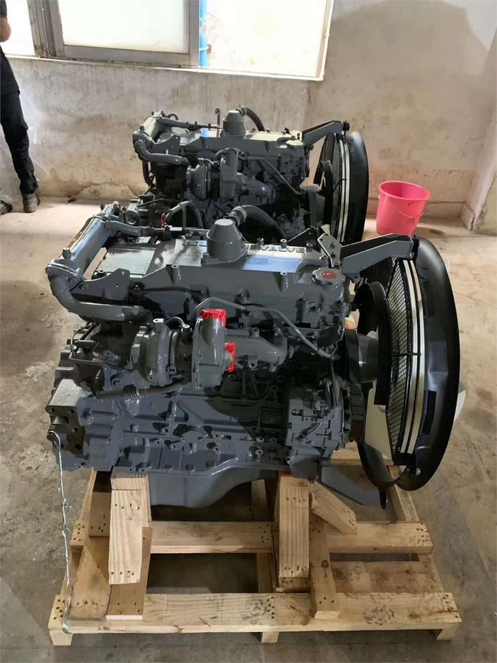ISUZU 4HK1 - Motor és alkatrészek - Kotrógép: 3 kép. ISUZU 4HK1 - Motor és alkatrészek - Kotrógép: 3 kép.