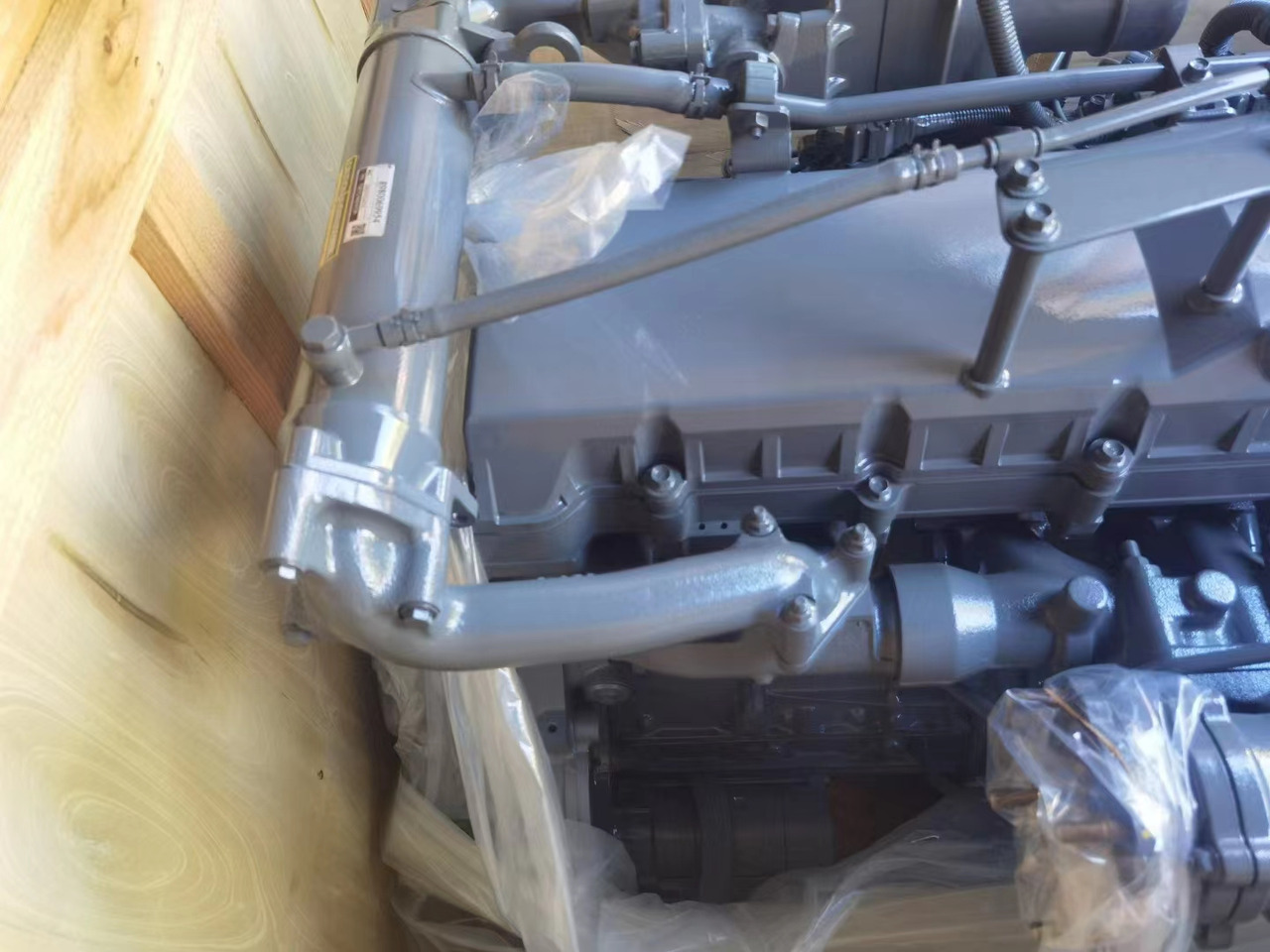 ISUZU 4HK1 - Motor és alkatrészek - Kotrógép: 3 kép. ISUZU 4HK1 - Motor és alkatrészek - Kotrógép: 3 kép.