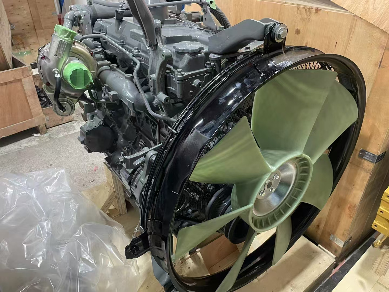 ISUZU 4HK1 - Motor és alkatrészek - Adapterek: 3 kép. ISUZU 4HK1 - Motor és alkatrészek - Adapterek: 3 kép.