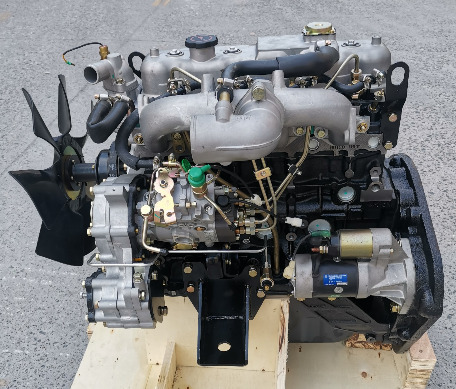 ISUZU 4JB1 - Motor - Kotrógép: 1 kép. ISUZU 4JB1 - Motor - Kotrógép: 1 kép.