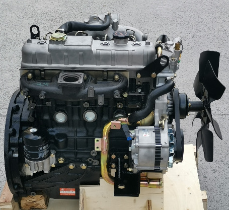ISUZU 4JB1 - Motor - Kotrógép: 2 kép. ISUZU 4JB1 - Motor - Kotrógép: 2 kép.