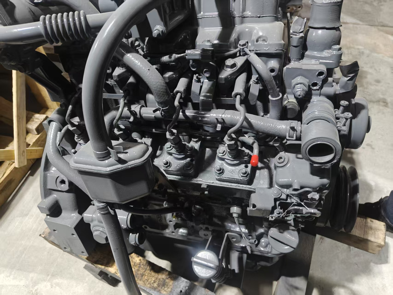 ISUZU 4LE2 - Motor - Kotrógép: 3 kép. ISUZU 4LE2 - Motor - Kotrógép: 3 kép.