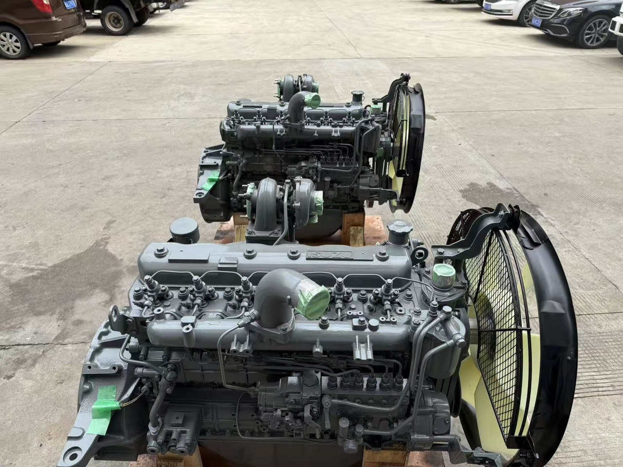 ISUZU 6BG1 - Motor - Kotrógép: 4 kép. ISUZU 6BG1 - Motor - Kotrógép: 4 kép.
