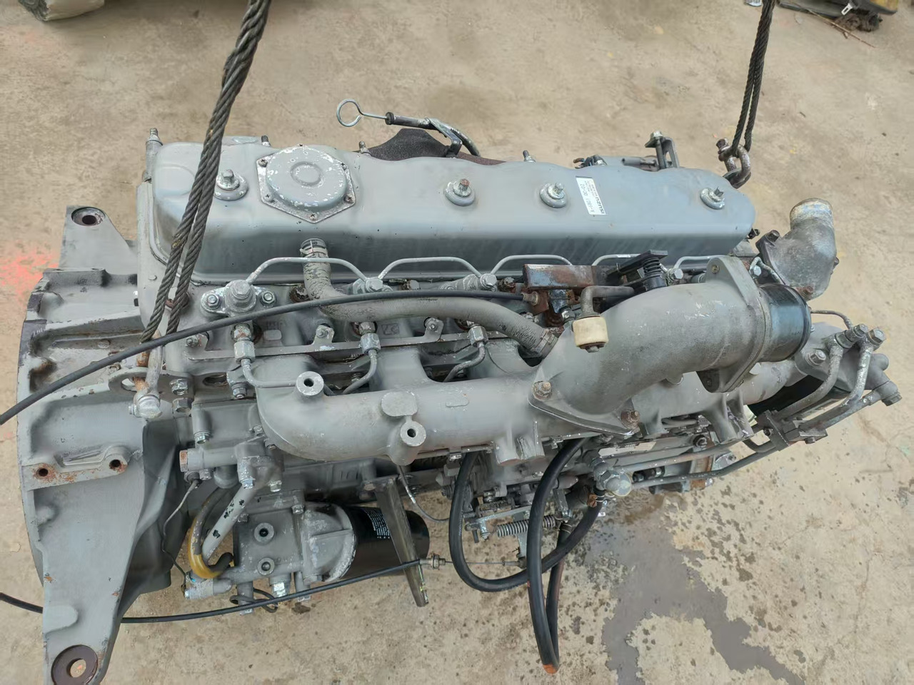 ISUZU 6BG1 - Motor - Villás targonca: 1 kép. ISUZU 6BG1 - Motor - Villás targonca: 1 kép.