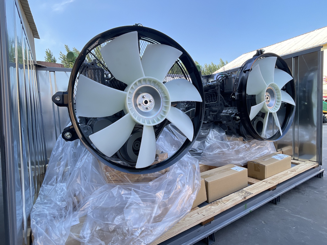 ISUZU 6BG1 - Motor - Kotrógép: 4 kép. ISUZU 6BG1 - Motor - Kotrógép: 4 kép.