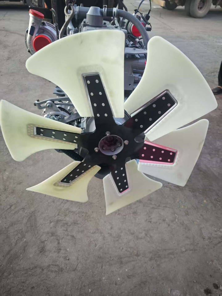 ISUZU 6HK1 - Motor - Minikotró: 3 kép. ISUZU 6HK1 - Motor - Minikotró: 3 kép.