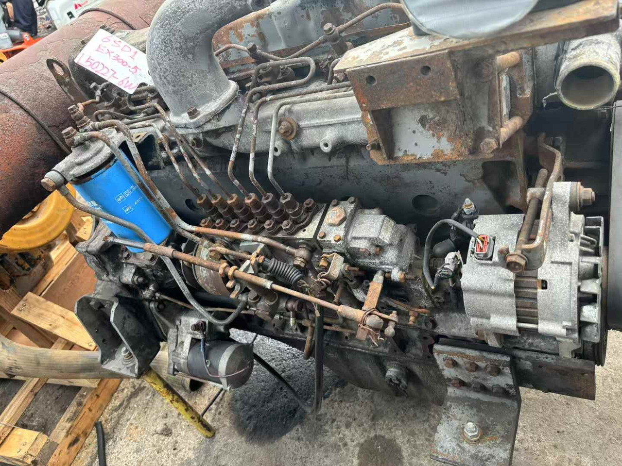 ISUZU 6SD1 - Motor - Kotrógép: 2 kép. ISUZU 6SD1 - Motor - Kotrógép: 2 kép.