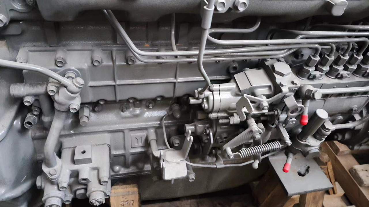 ISUZU 6WG1 - Motor - Kotrógép: 1 kép. ISUZU 6WG1 - Motor - Kotrógép: 1 kép.