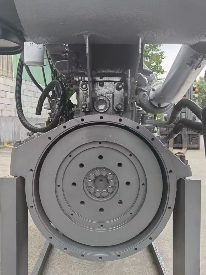 ISUZU 6WG1 - Motor - Kotrógép: 1 kép. ISUZU 6WG1 - Motor - Kotrógép: 1 kép.