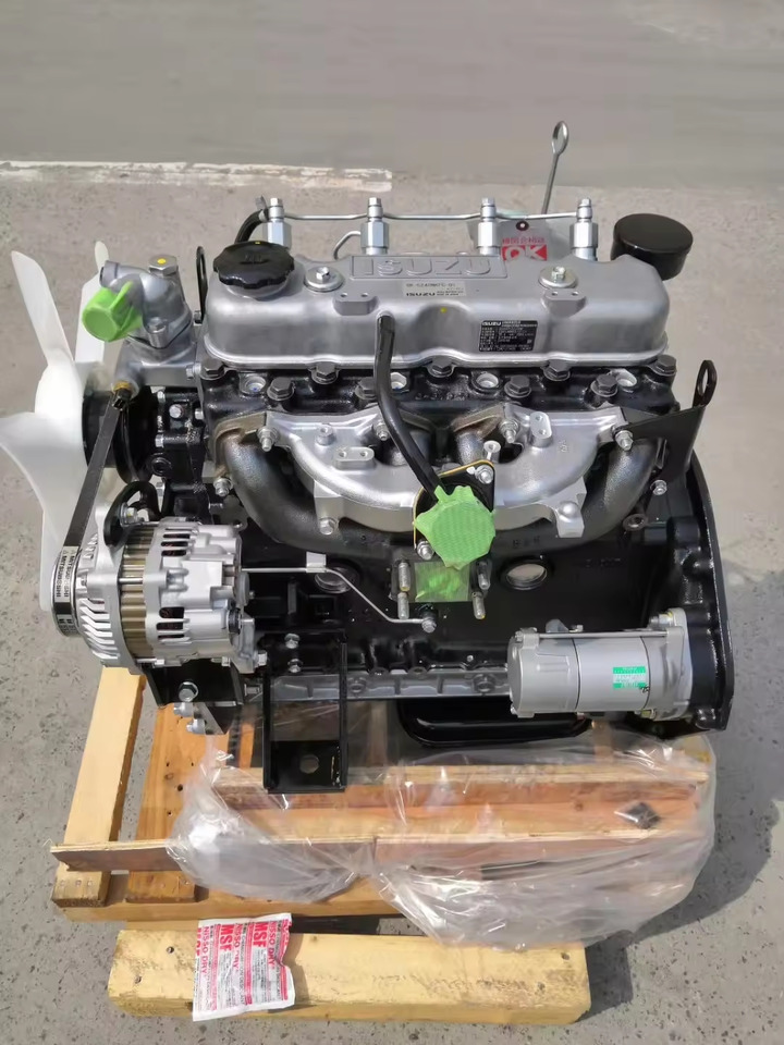 ISUZU C240 - Motor - Villás targonca: 4 kép. ISUZU C240 - Motor - Villás targonca: 4 kép.