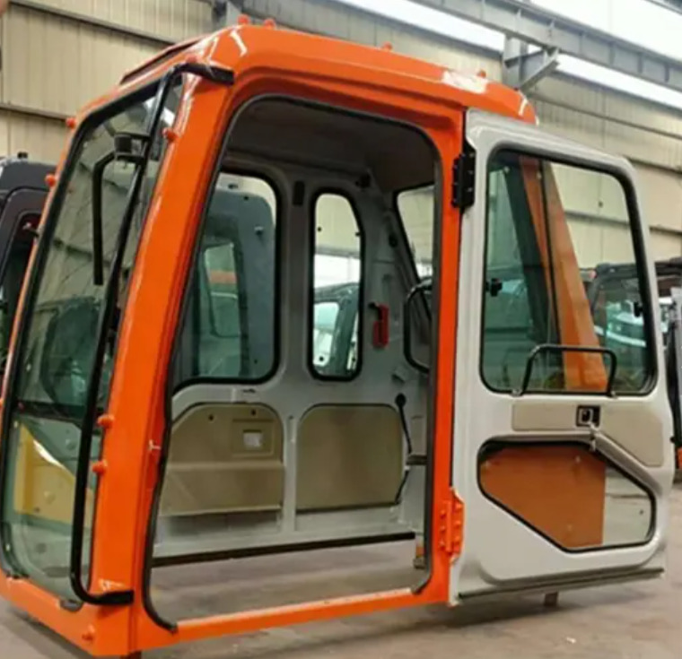 KOBELCO SK350-8 - Fülke - Kotrógép: 4 kép. KOBELCO SK350-8 - Fülke - Kotrógép: 4 kép.