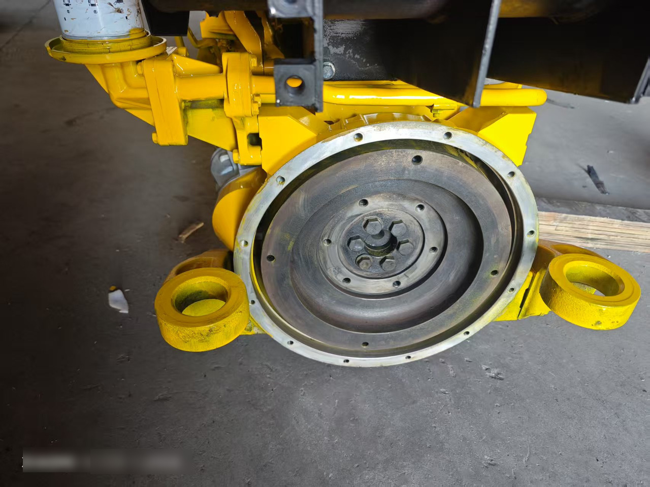 KOMATSU 4D95LE - Motor - Kotrógép: 3 kép. KOMATSU 4D95LE - Motor - Kotrógép: 3 kép.