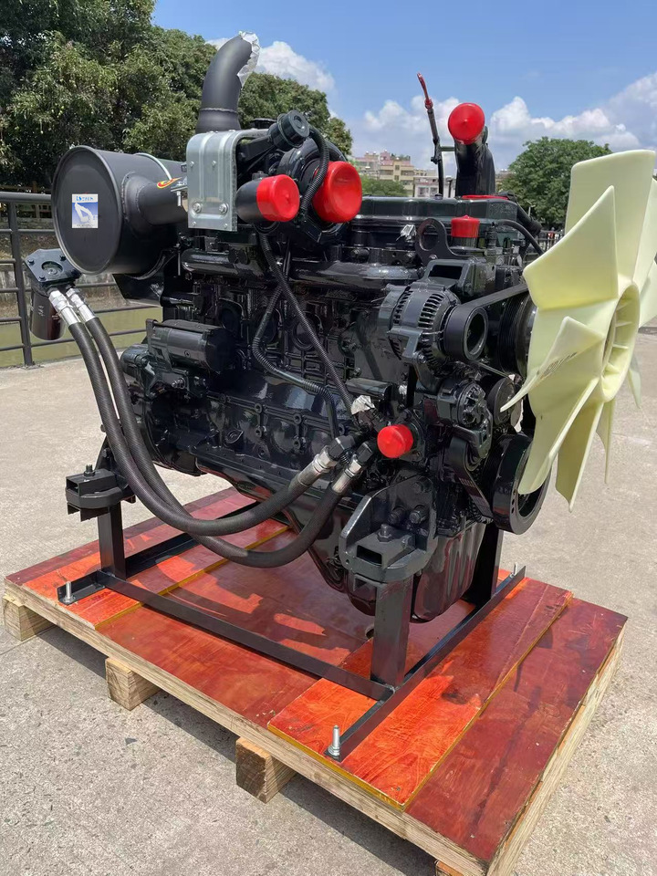 KOMATSU 6D107E-1 6D107E - Motor - Kotrógép: 5 kép. KOMATSU 6D107E-1 6D107E - Motor - Kotrógép: 5 kép.