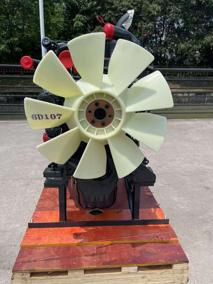 KOMATSU 6D107E-1 6D107E - Motor - Kotrógép: 1 kép. KOMATSU 6D107E-1 6D107E - Motor - Kotrógép: 1 kép.