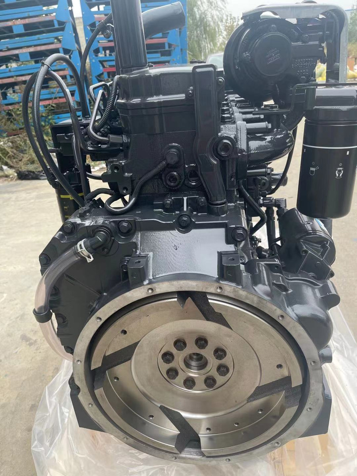 KOMATSU 6D107E - Motor - Kotrógép: 1 kép. KOMATSU 6D107E - Motor - Kotrógép: 1 kép.
