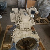 KOMATSU 6D107E - Motor - Kotrógép: 2 kép. KOMATSU 6D107E - Motor - Kotrógép: 2 kép.