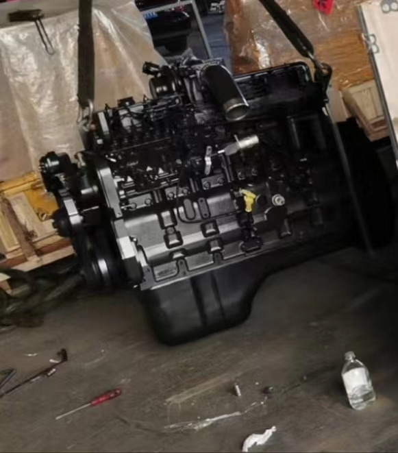 KOMATSU 6D114E - Motor - Kotrógép: 1 kép. KOMATSU 6D114E - Motor - Kotrógép: 1 kép.
