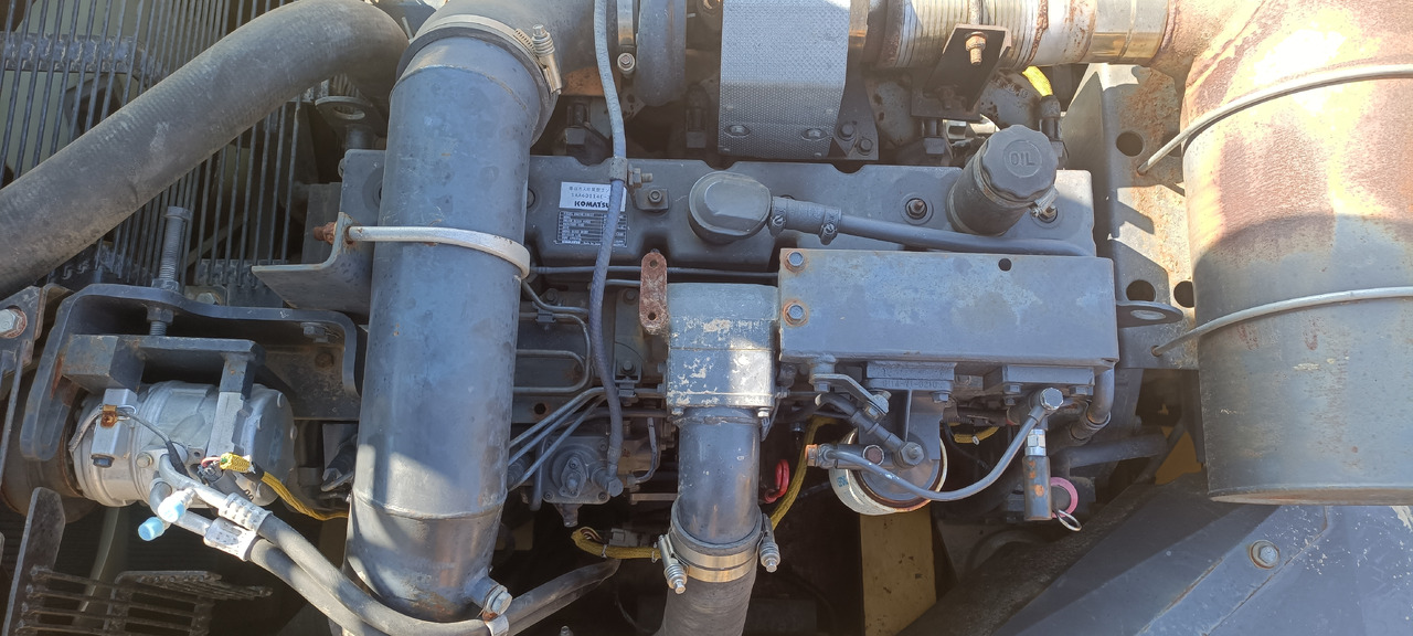 KOMATSU 6D114E - Motor - Kotrógép: 1 kép. KOMATSU 6D114E - Motor - Kotrógép: 1 kép.