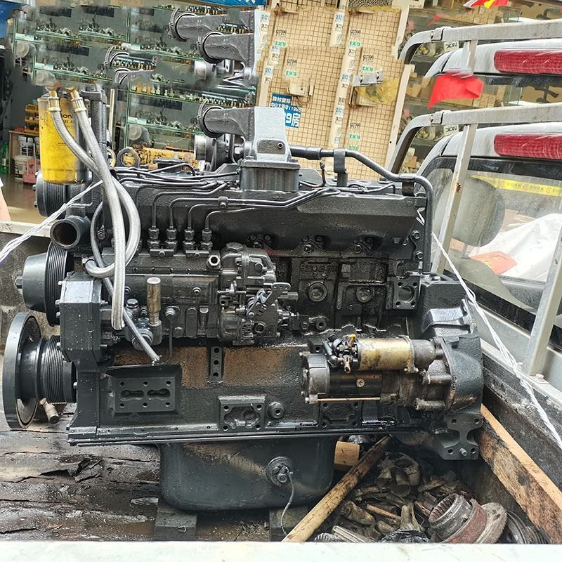 KOMATSU 6D95 - Motor - Kotrógép: 1 kép. KOMATSU 6D95 - Motor - Kotrógép: 1 kép.