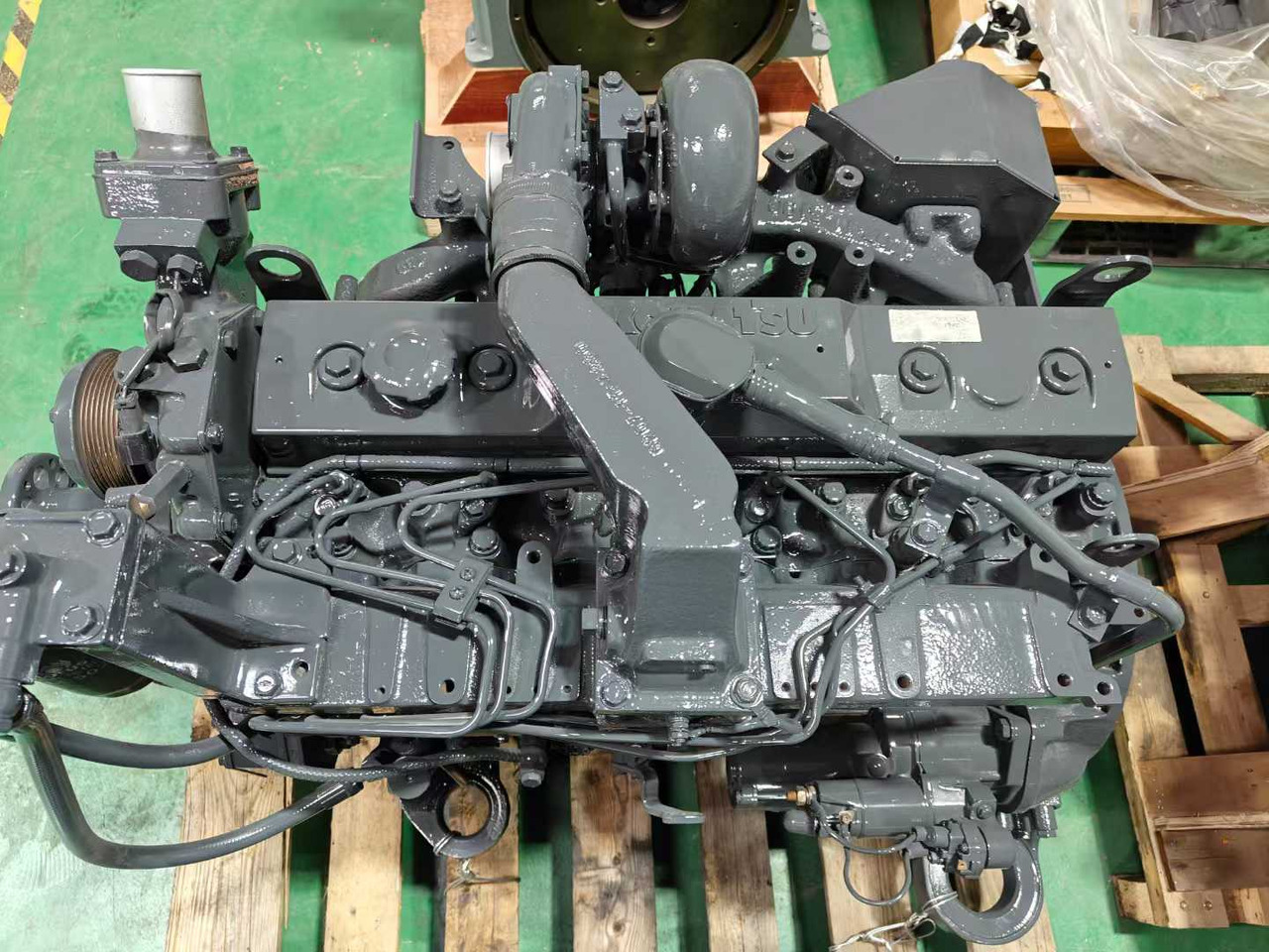 KOMATSU 6D95 - Motor - Kotrógép: 3 kép. KOMATSU 6D95 - Motor - Kotrógép: 3 kép.