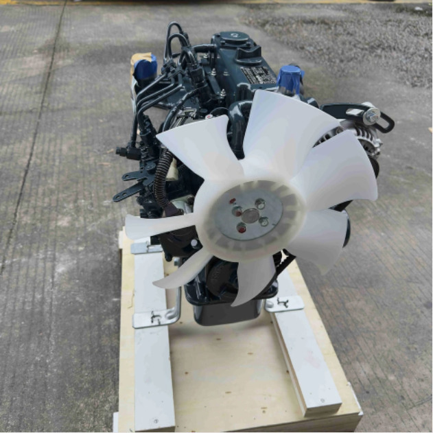 KUBOTA D902 - Motor - Kotrógép: 4 kép. KUBOTA D902 - Motor - Kotrógép: 4 kép.