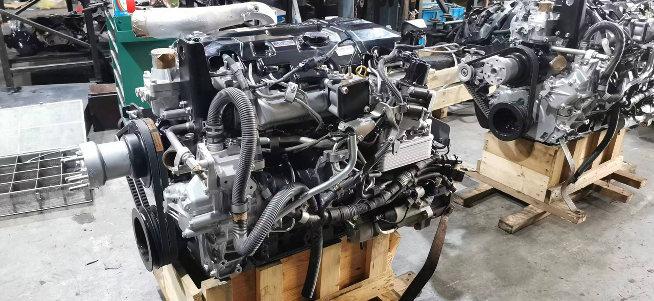 MITSUBISHI 4M50 - Motor - Kotrógép: 1 kép. MITSUBISHI 4M50 - Motor - Kotrógép: 1 kép.