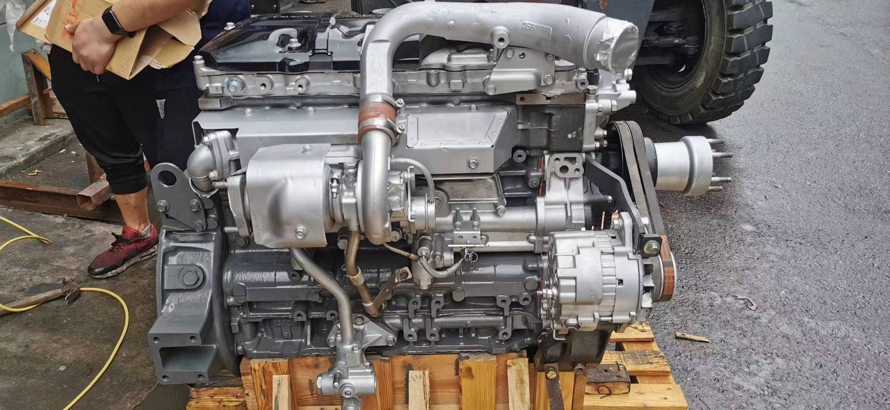 MITSUBISHI 4M50 - Motor - Kotrógép: 5 kép. MITSUBISHI 4M50 - Motor - Kotrógép: 5 kép.