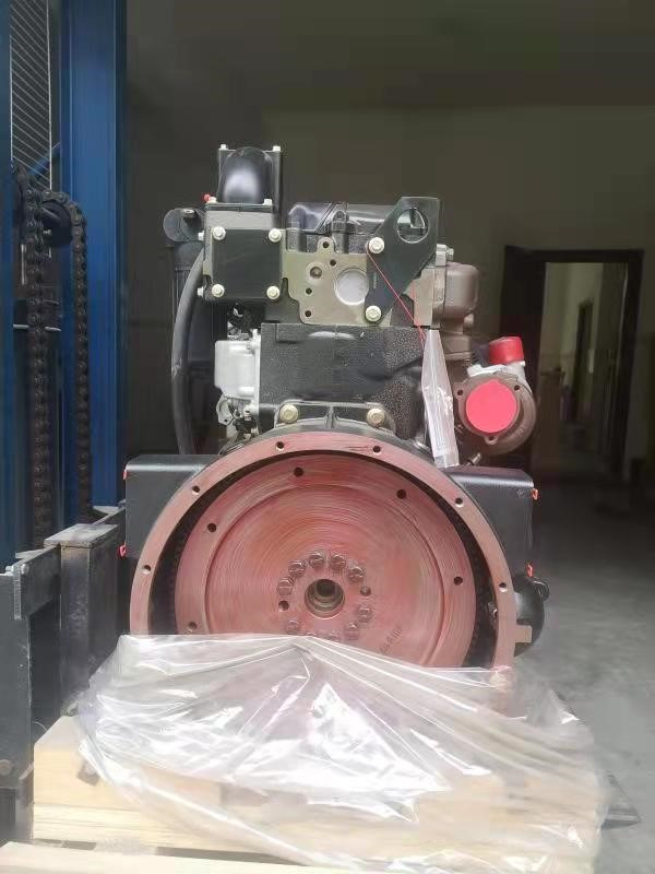 PERKINS 1104C-44T - Motor - Kotrógép: 4 kép. PERKINS 1104C-44T - Motor - Kotrógép: 4 kép.