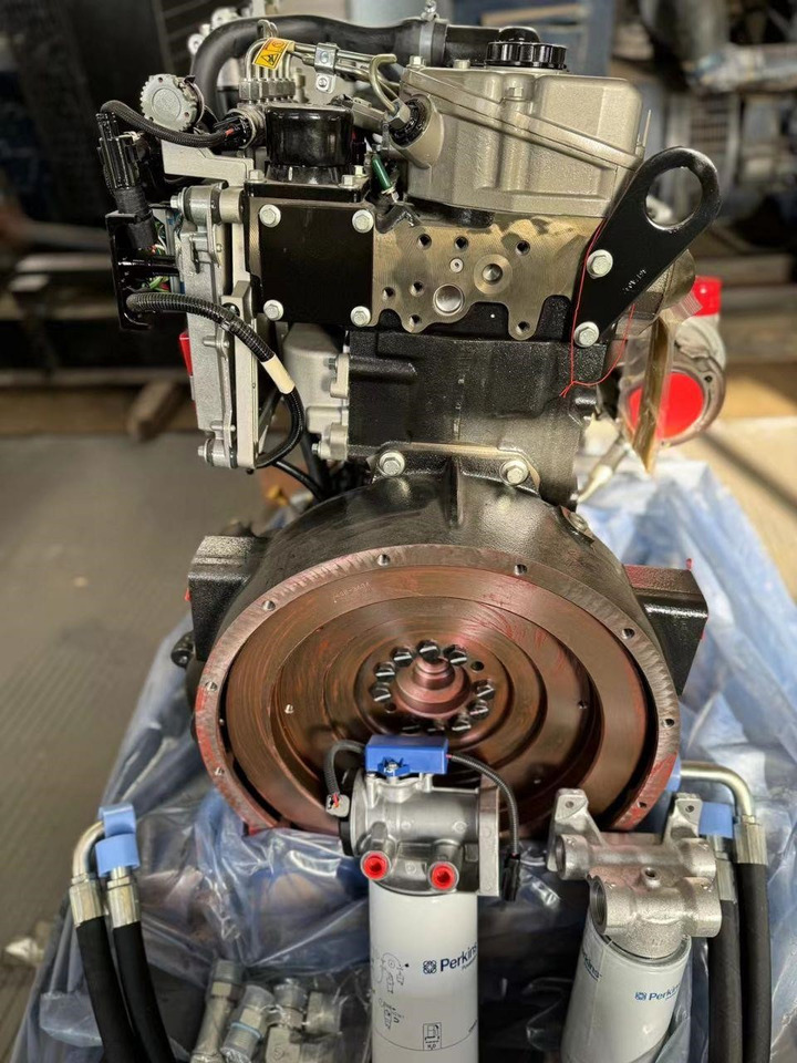 PERKINS 1104D-44TA - Motor - Kotrógép: 5 kép. PERKINS 1104D-44TA - Motor - Kotrógép: 5 kép.