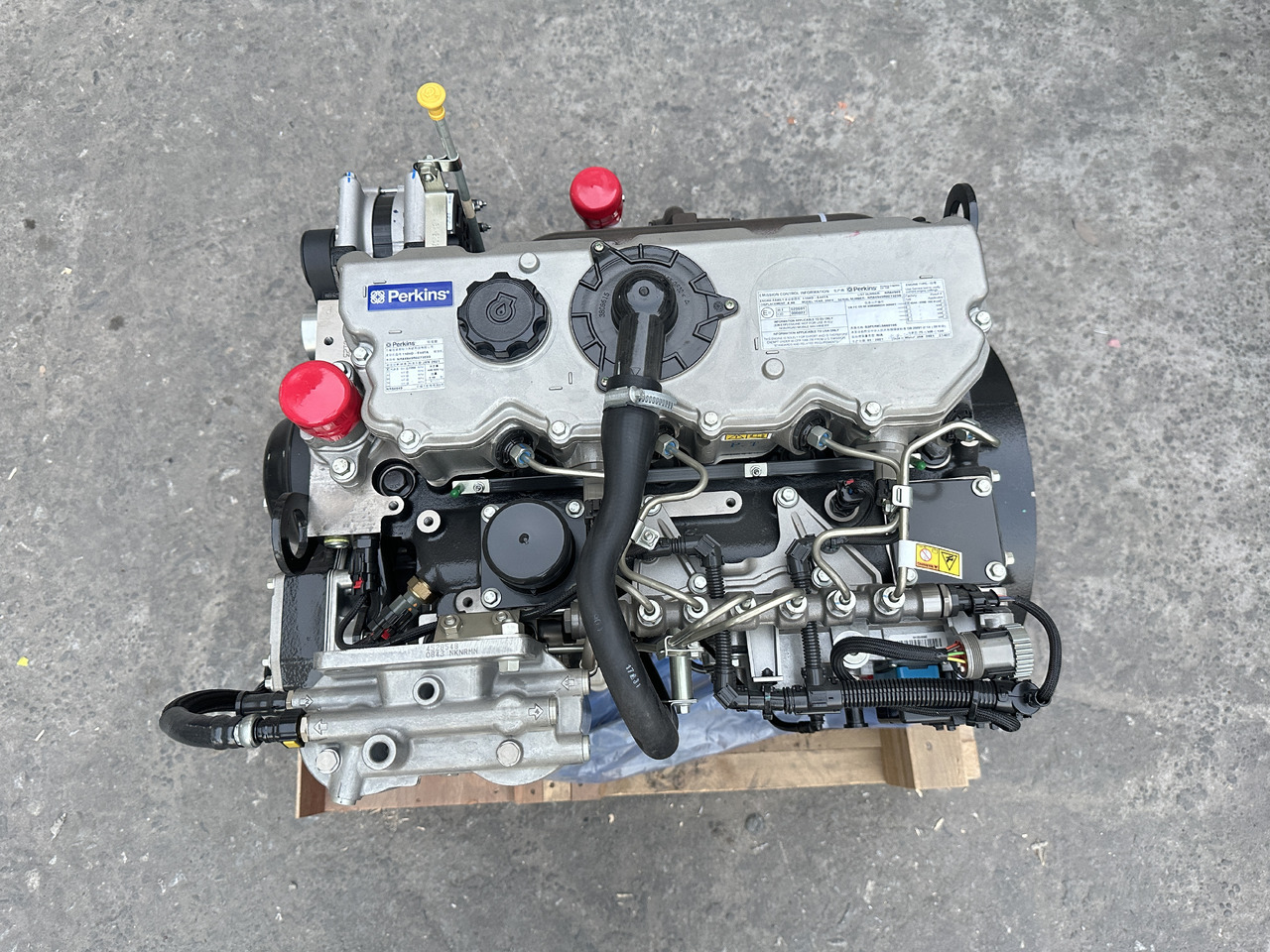 PERKINS 1104D - Motor - Kotrógép: 4 kép. PERKINS 1104D - Motor - Kotrógép: 4 kép.