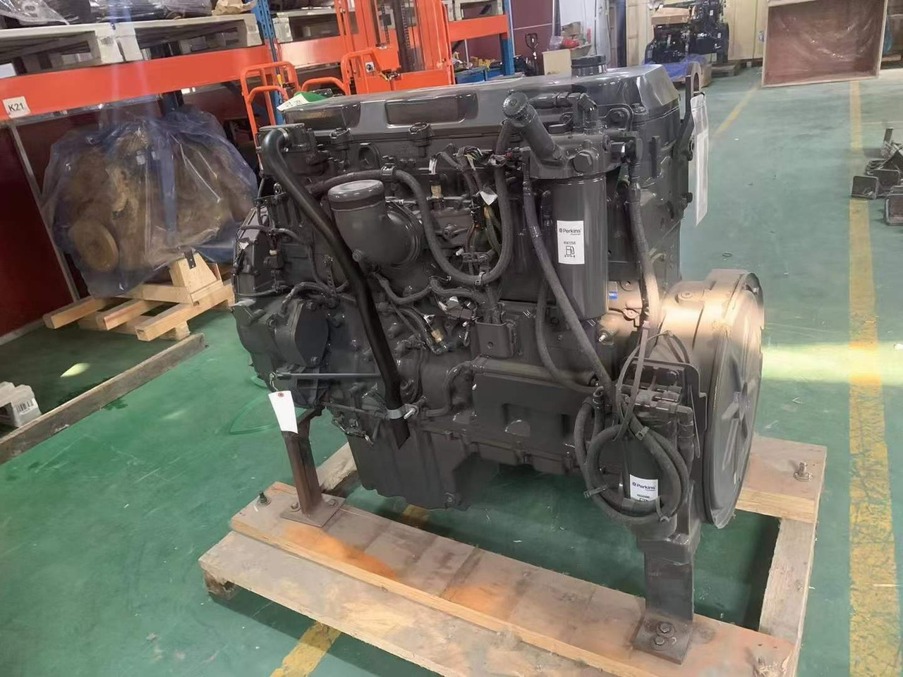 PERKINS 2206D - Motor - Kotrógép: 4 kép. PERKINS 2206D - Motor - Kotrógép: 4 kép.