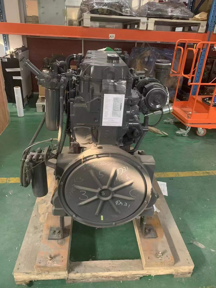 PERKINS 2206D - Motor - Kotrógép: 2 kép. PERKINS 2206D - Motor - Kotrógép: 2 kép.
