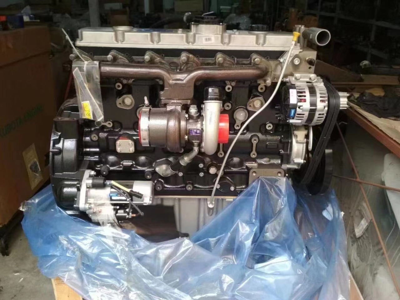 Perkins C7.1 - Motor - Kotrógép: 2 kép. Perkins C7.1 - Motor - Kotrógép: 2 kép.