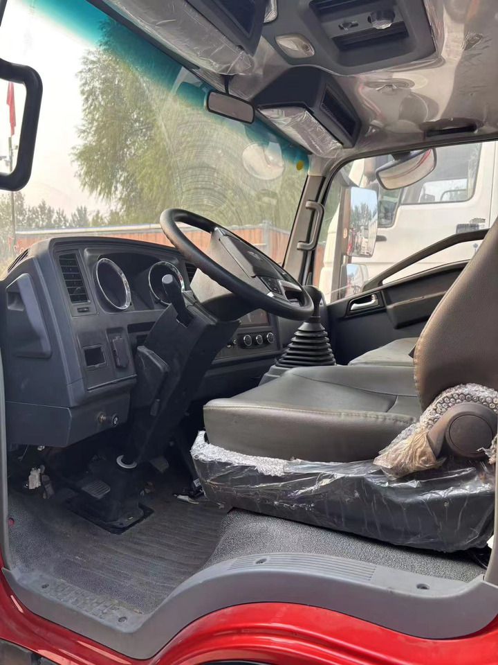 SINOTRUK 4*2 - Billenőplatós teherautó: 4 kép. SINOTRUK 4*2 - Billenőplatós teherautó: 4 kép.