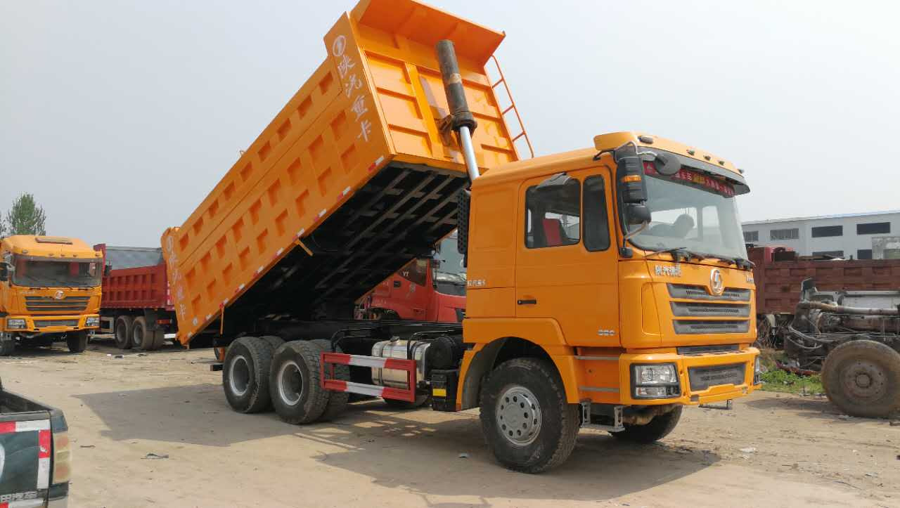Shacman Shacman 380 6*4 dump truck - Billenőplatós teherautó: 3 kép. Shacman Shacman 380 6*4 dump truck - Billenőplatós teherautó: 3 kép.