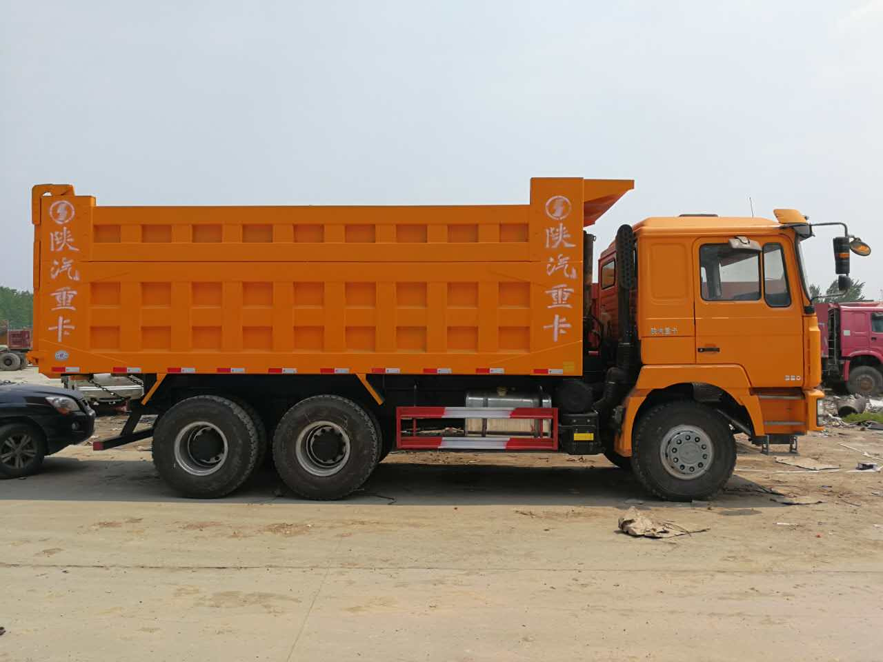 Shacman Shacman 380 6*4 dump truck - Billenőplatós teherautó: 5 kép. Shacman Shacman 380 6*4 dump truck - Billenőplatós teherautó: 5 kép.