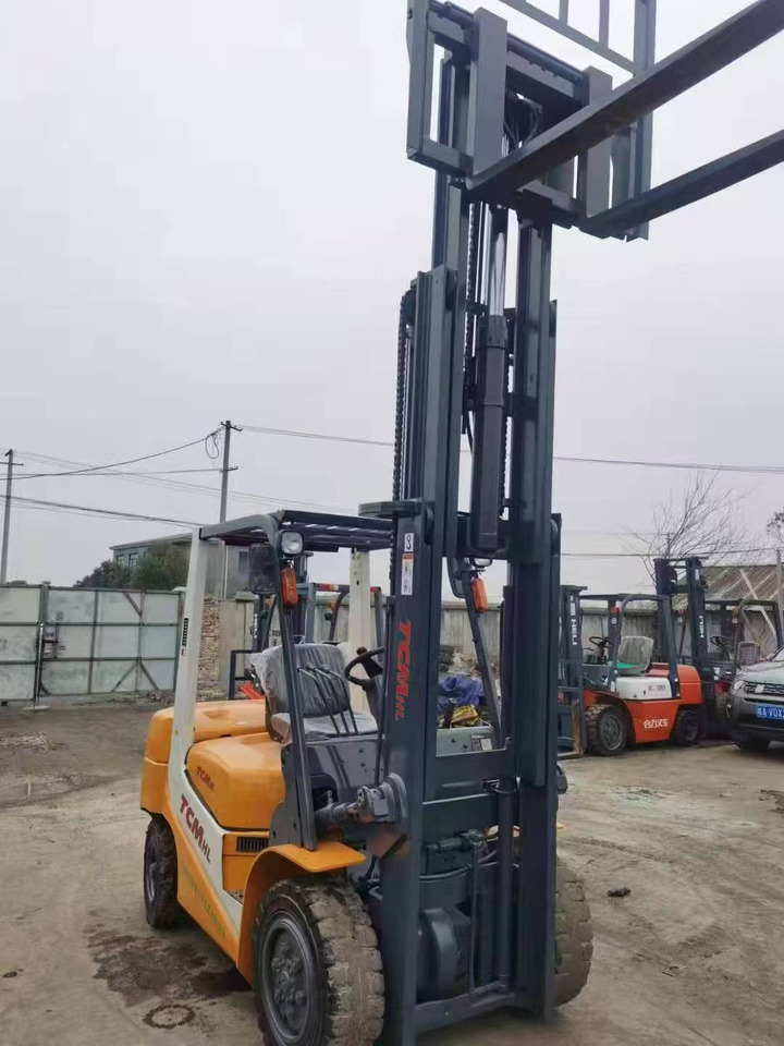 TCM 5 TONS 2 stages - Dízel targonca: 3 kép. TCM 5 TONS 2 stages - Dízel targonca: 3 kép.