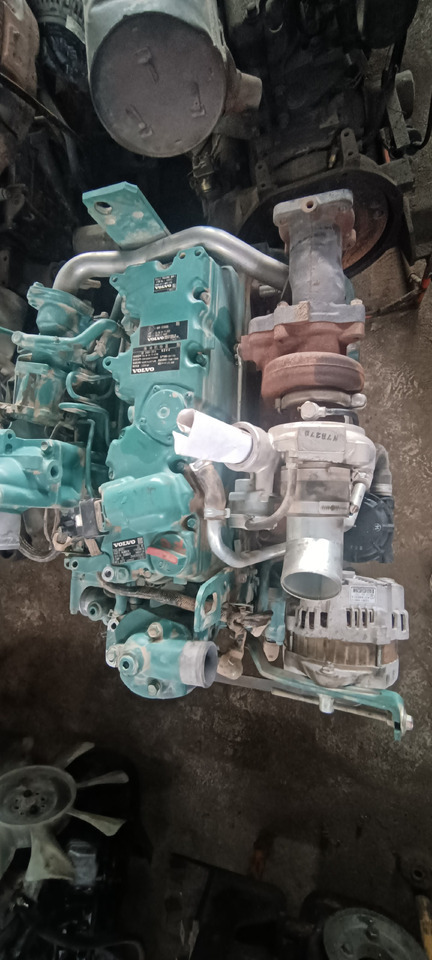 VOLVO D3.8E - Motor - Kotrógép: 5 kép. VOLVO D3.8E - Motor - Kotrógép: 5 kép.