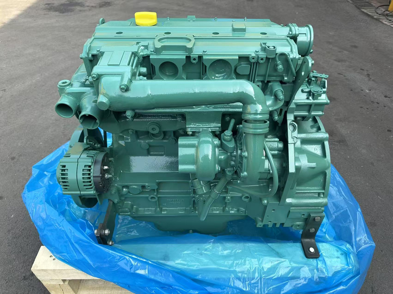 VOLVO D5D - Motor - Kotrógép: 3 kép. VOLVO D5D - Motor - Kotrógép: 3 kép.