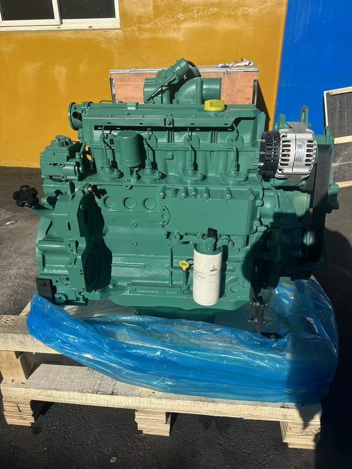 VOLVO D5D - Motor - Kotrógép: 5 kép. VOLVO D5D - Motor - Kotrógép: 5 kép.