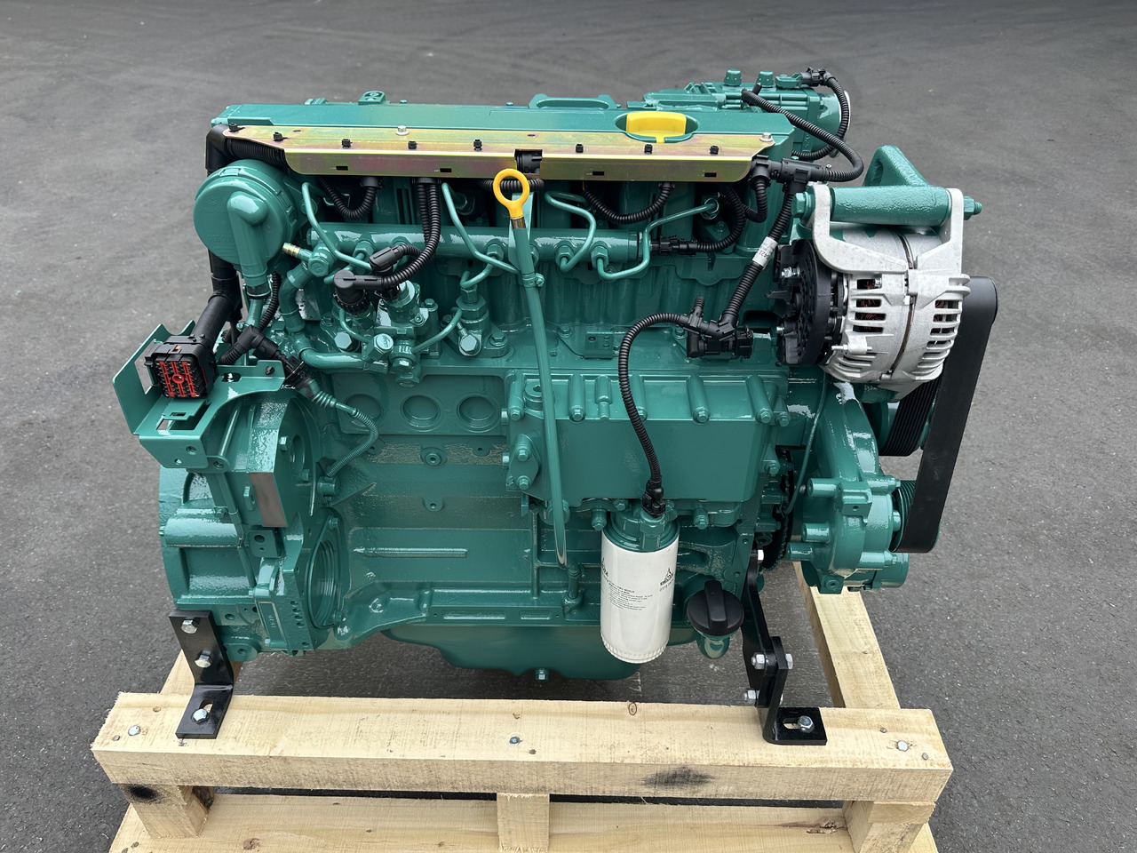 VOLVO D5E - Motor - Kotrógép: 1 kép. VOLVO D5E - Motor - Kotrógép: 1 kép.