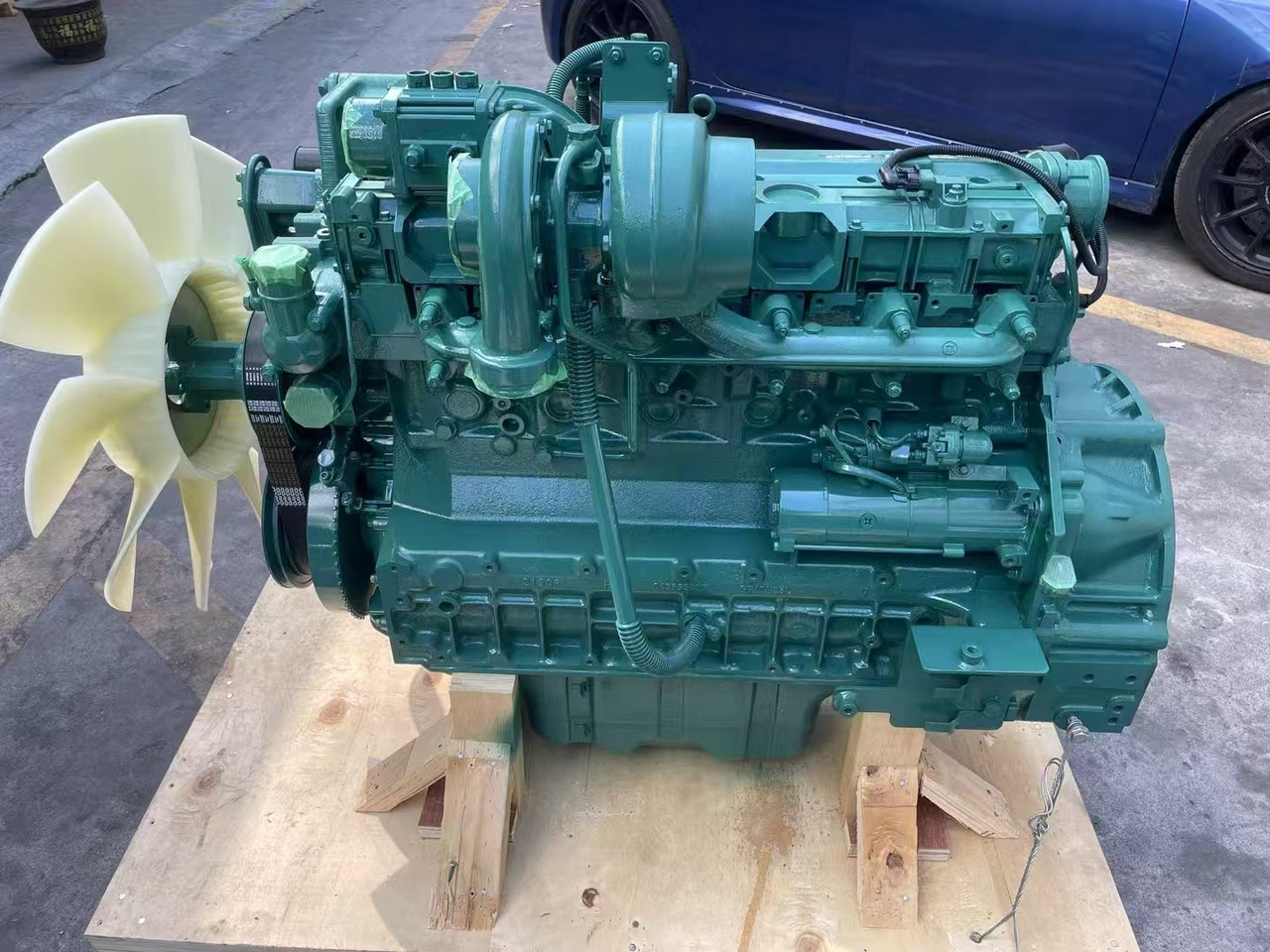 VOLVO D6D - Motor - Kotrógép: 4 kép. VOLVO D6D - Motor - Kotrógép: 4 kép.