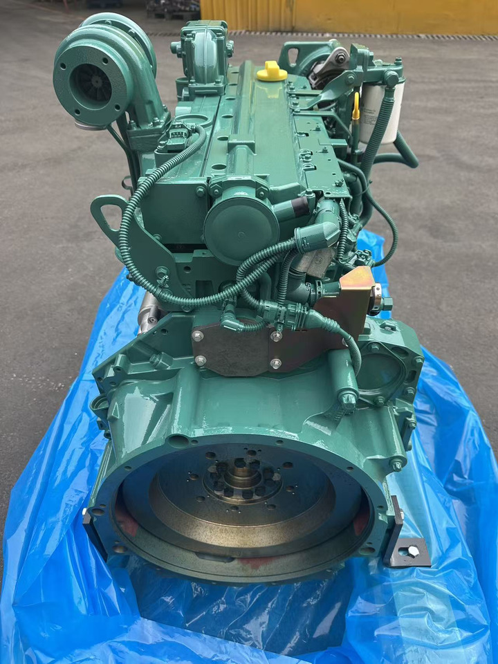 VOLVO D6D - Motor - Minikotró: 3 kép. VOLVO D6D - Motor - Minikotró: 3 kép.