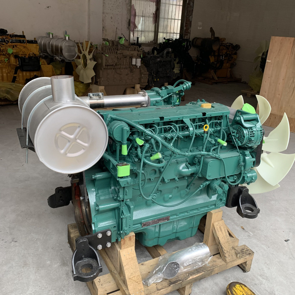 VOLVO D6E - Motor - Kotrógép: 1 kép. VOLVO D6E - Motor - Kotrógép: 1 kép.