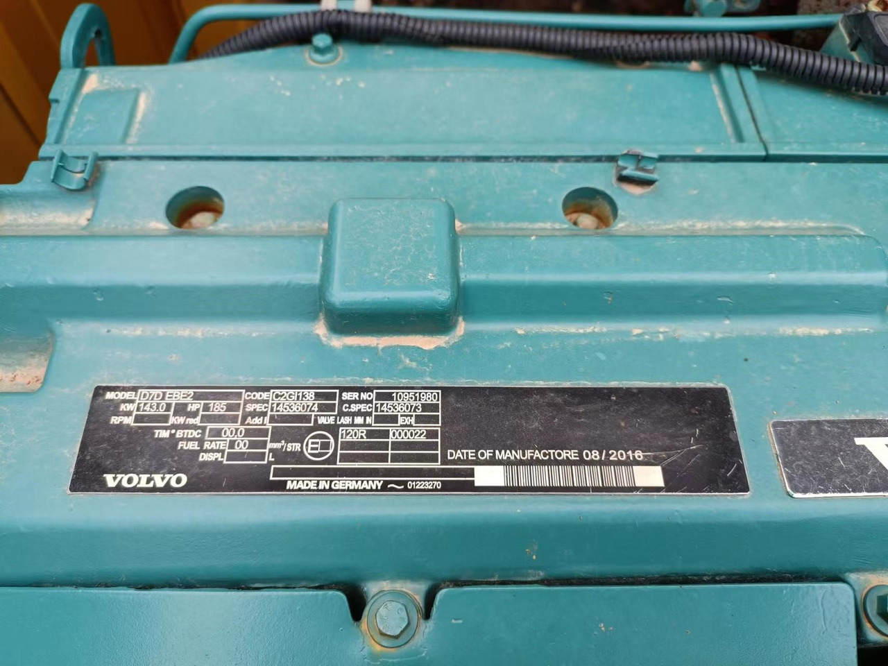 VOLVO D7D - Motor - Kotrógép: 2 kép. VOLVO D7D - Motor - Kotrógép: 2 kép.