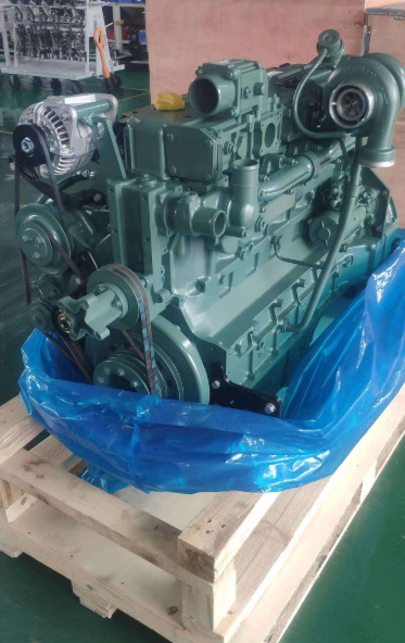 VOLVO D7D - Motor - Kotrógép: 3 kép. VOLVO D7D - Motor - Kotrógép: 3 kép.