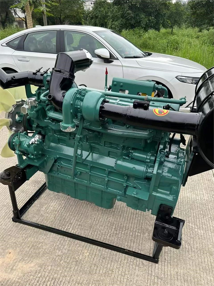 VOLVO D7D - Motor - Kotrógép: 3 kép. VOLVO D7D - Motor - Kotrógép: 3 kép.