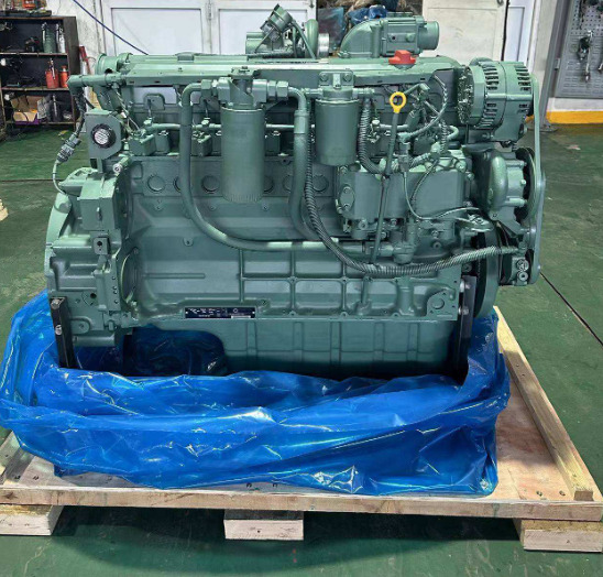 VOLVO D7D - Motor - Kotrógép: 5 kép. VOLVO D7D - Motor - Kotrógép: 5 kép.