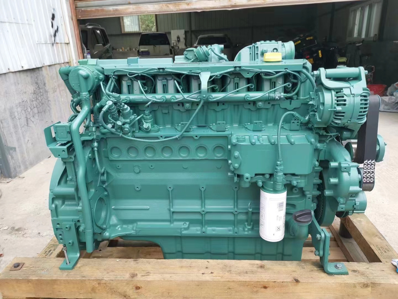VOLVO D7E - Motor - Kotrógép: 1 kép. VOLVO D7E - Motor - Kotrógép: 1 kép.