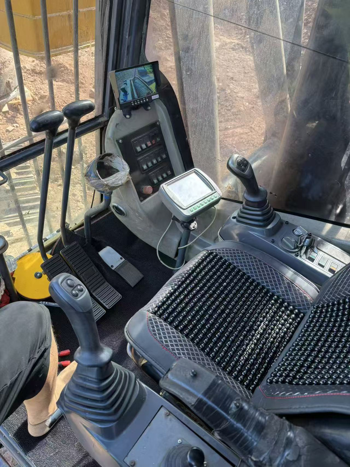 XCMG XCMG XR280D - Darus autó: 2 kép. XCMG XCMG XR280D - Darus autó: 2 kép.